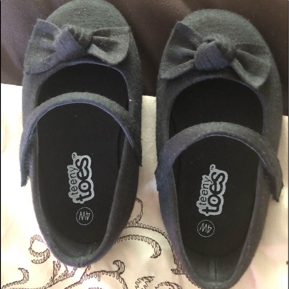 Black toddler mary-jane shoes
